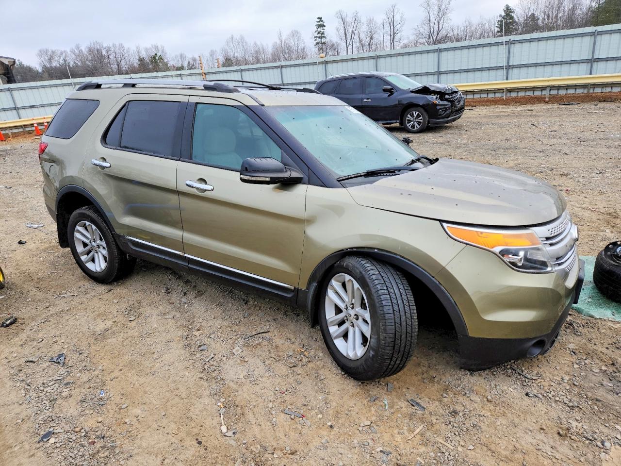 2013 FORD EXPLORER XLT photo 4