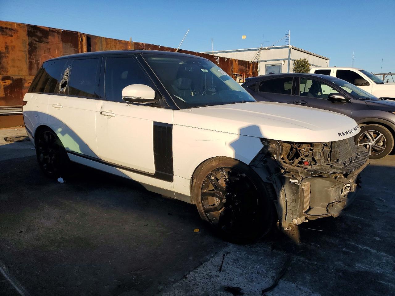 2019 LAND ROVER RANGE ROVER SUPERCHARGED photo 4