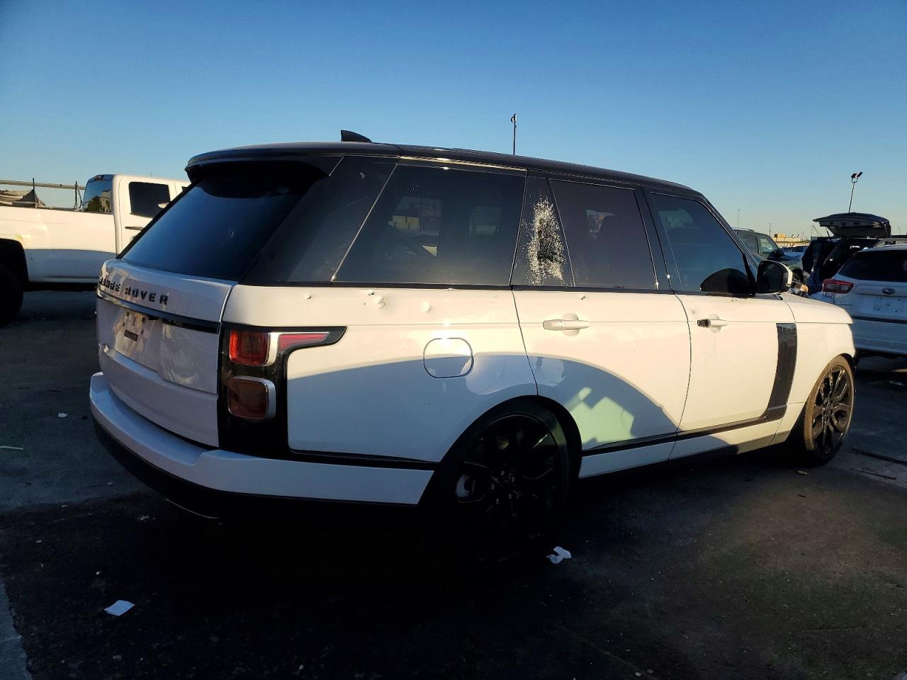 2019 LAND ROVER RANGE ROVER SUPERCHARGED photo 3