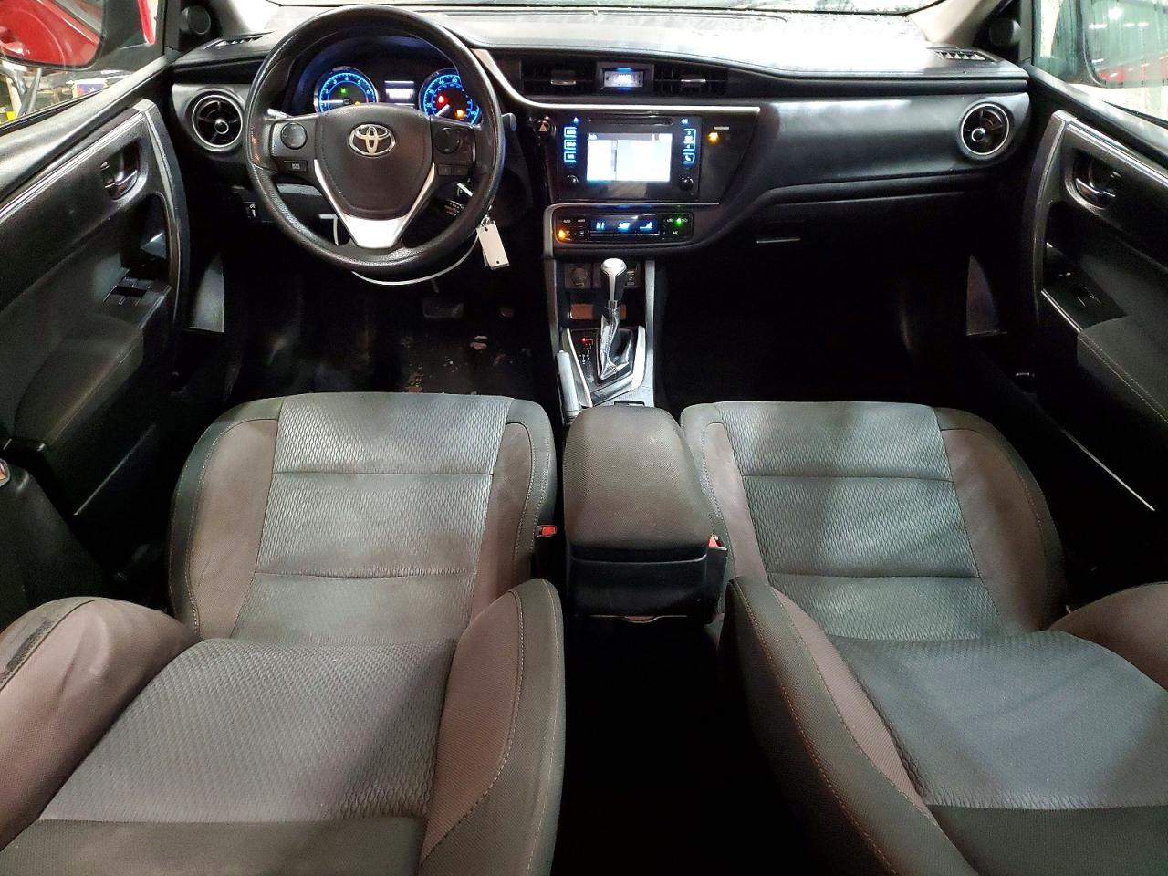 2017 TOYOTA COROLLA L photo 8