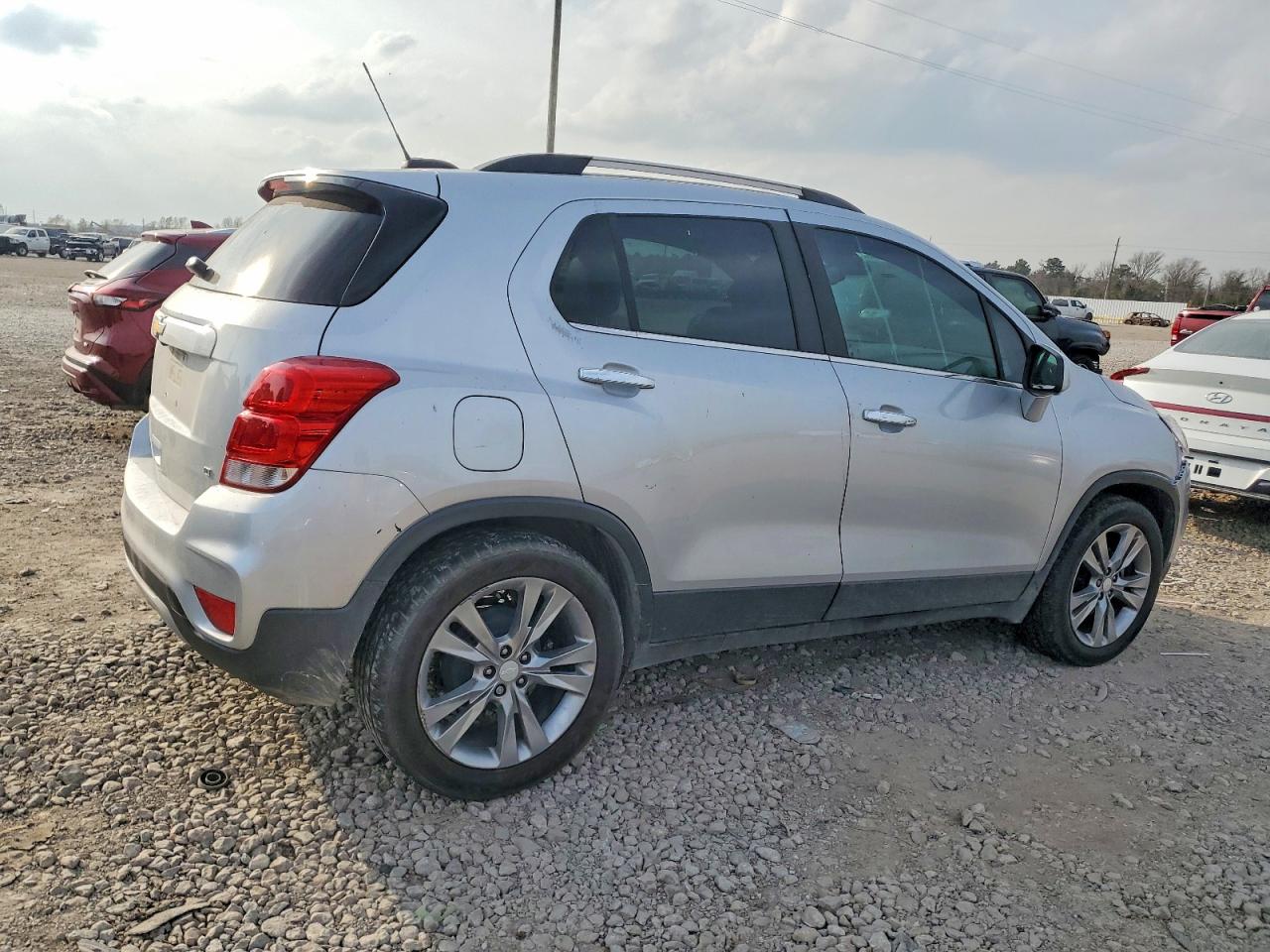 2020 CHEVROLET TRAX 1LT photo 3