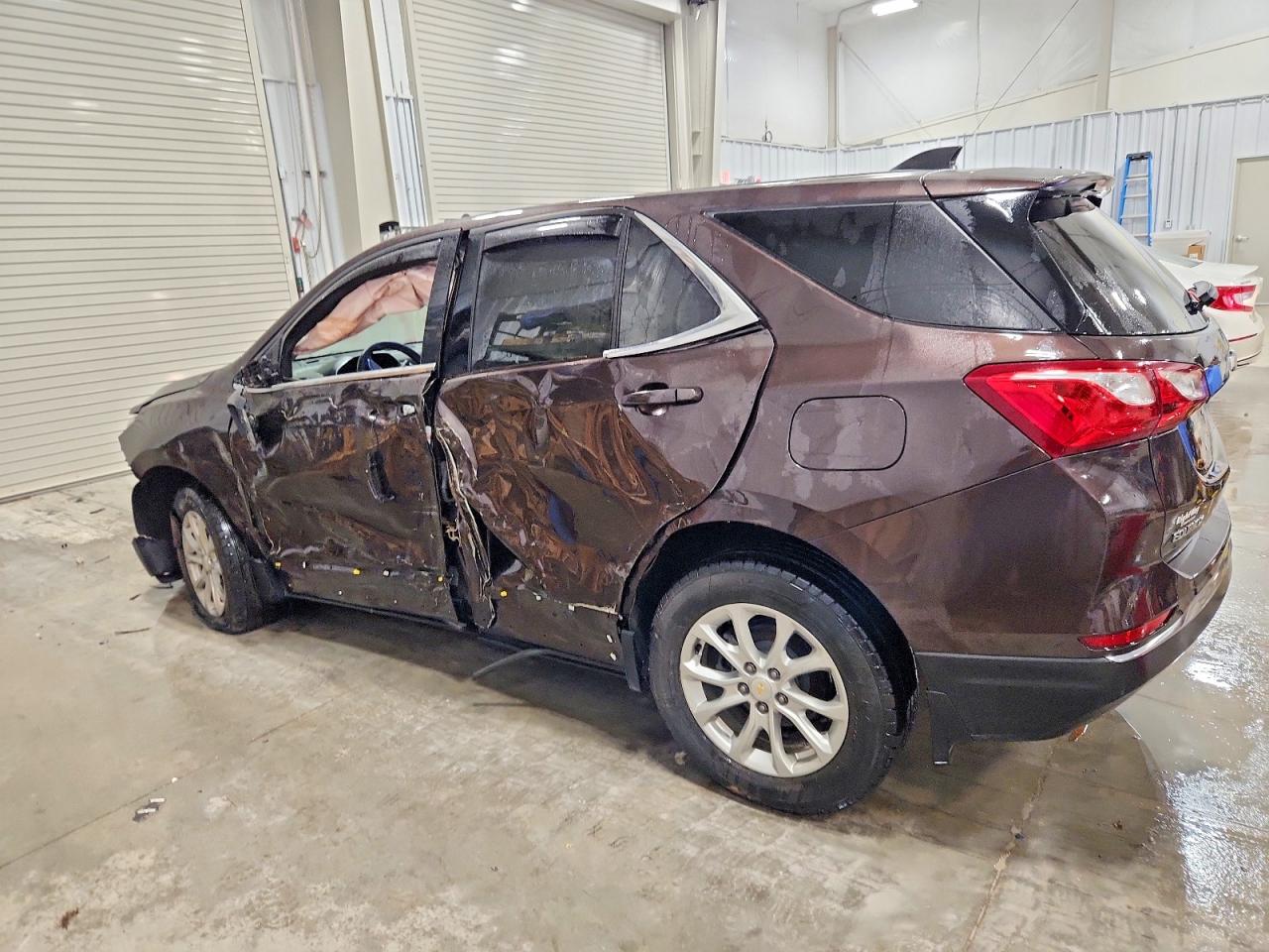 2020 CHEVROLET EQUINOX LT photo 2