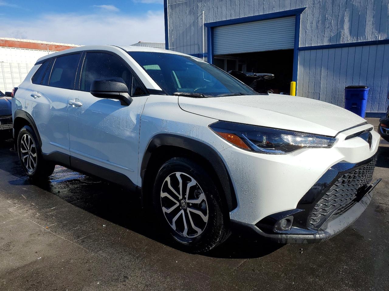 2025 TOYOTA COROLLA CROSS SE photo 4