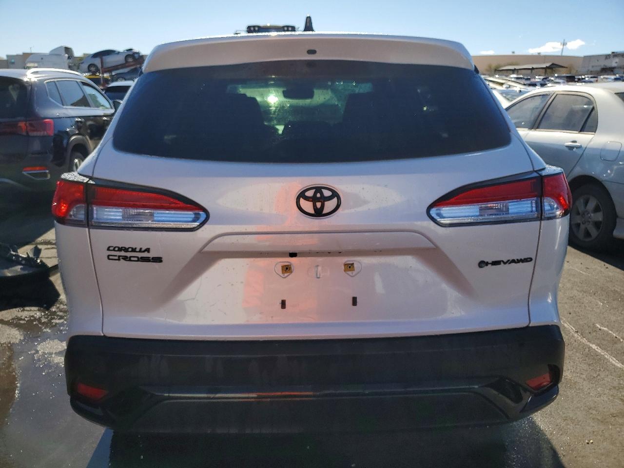 2025 TOYOTA COROLLA CROSS SE photo 6