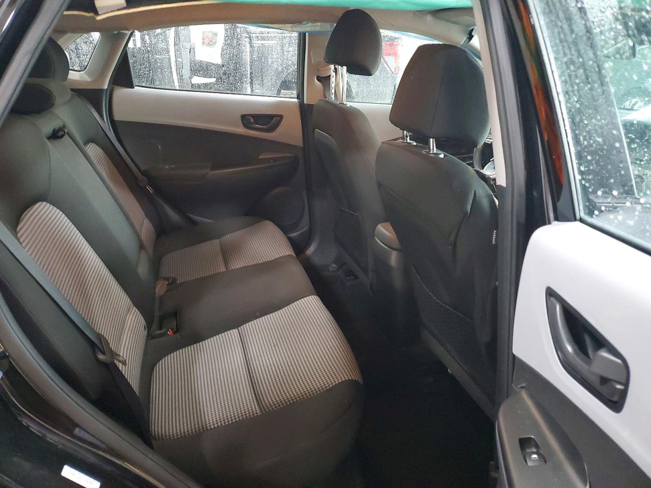 2020 HYUNDAI KONA SE photo 11
