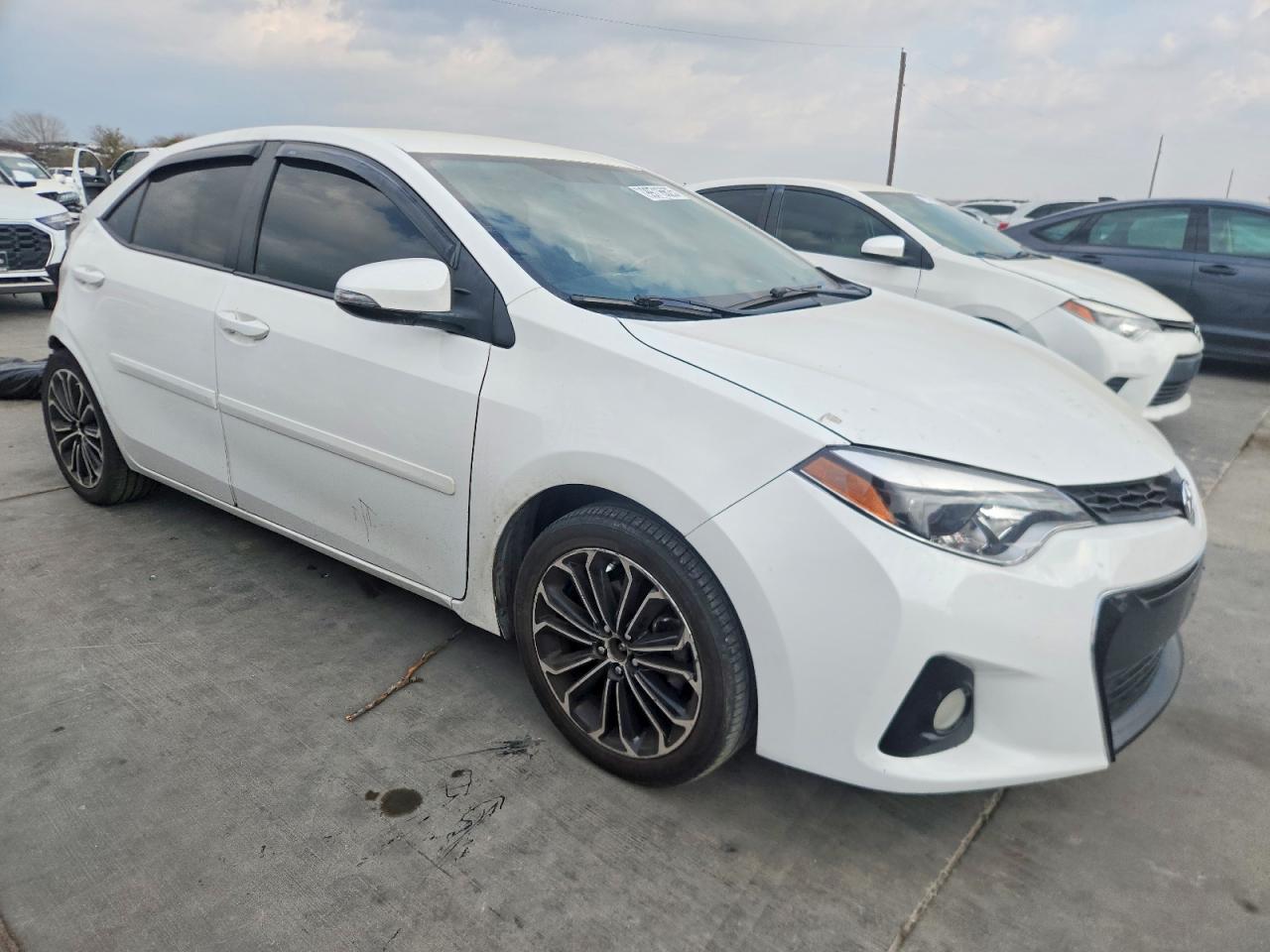 2016 TOYOTA COROLLA L photo 4