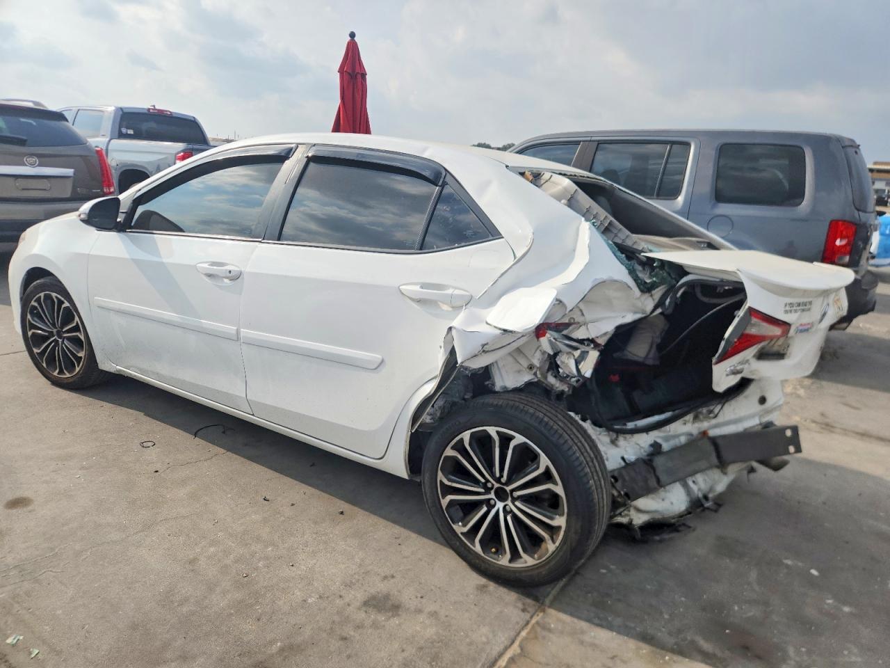 2016 TOYOTA COROLLA L photo 2