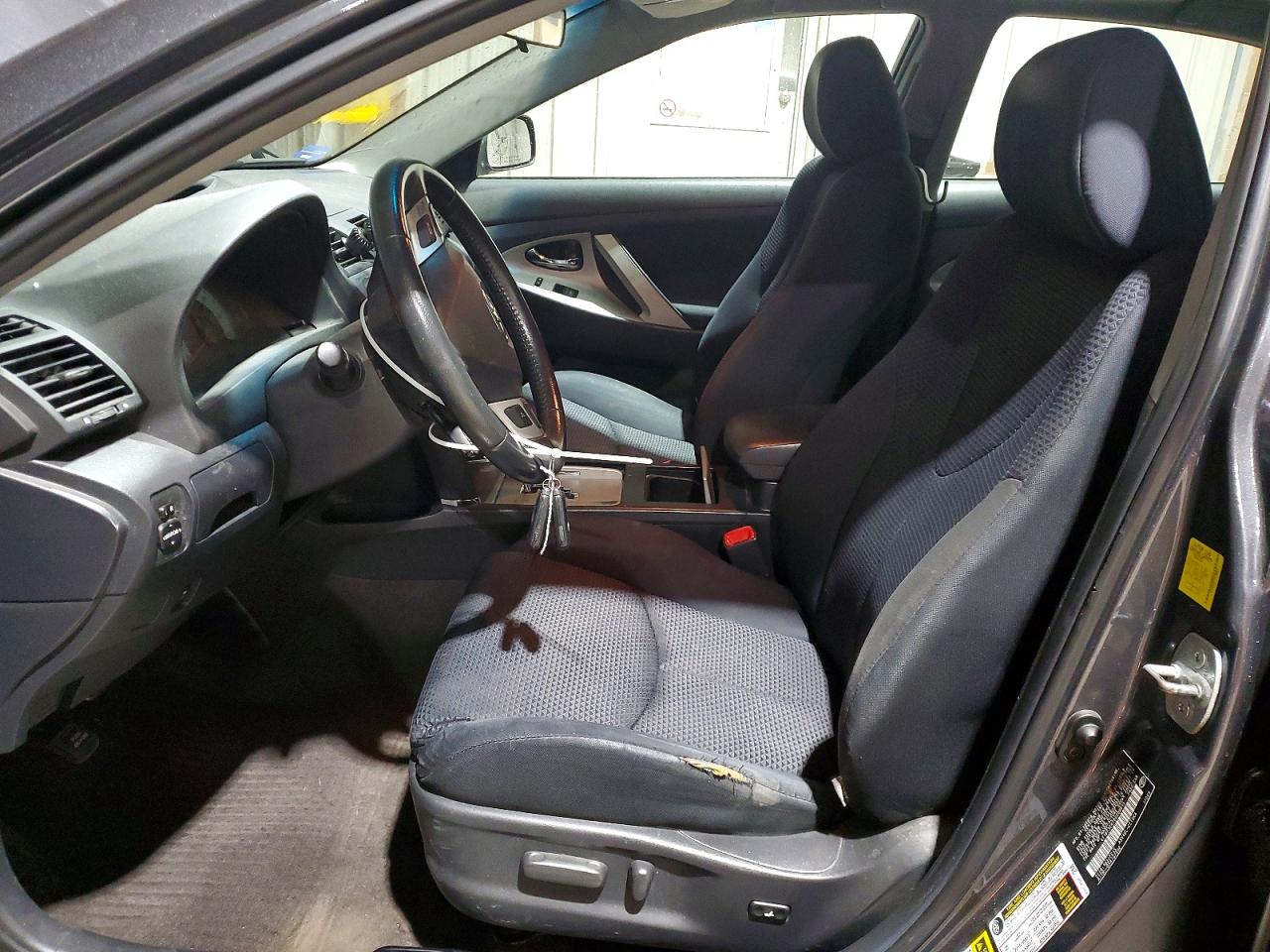 2011 TOYOTA CAMRY BASE photo 7