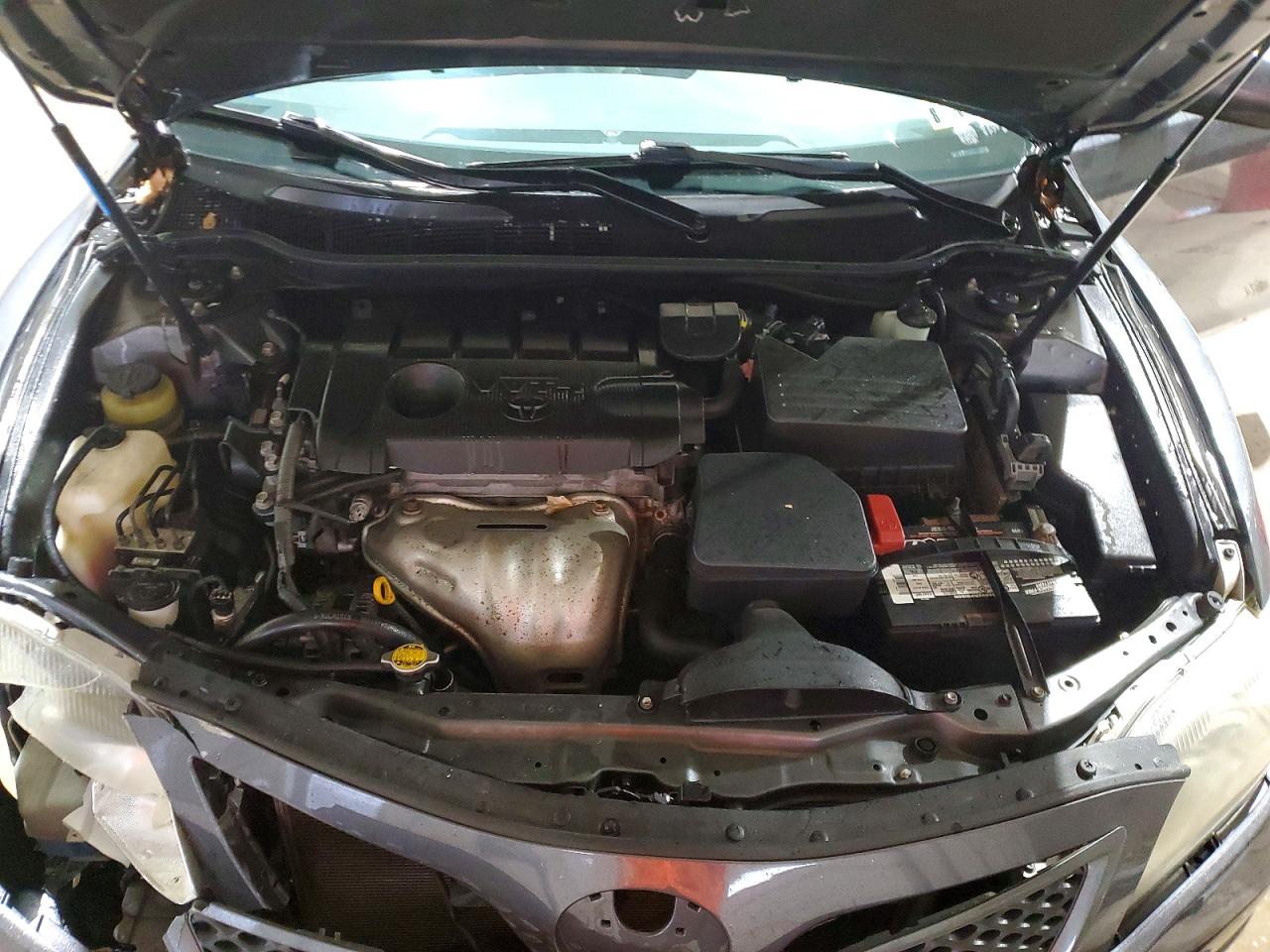 2011 TOYOTA CAMRY BASE photo 11