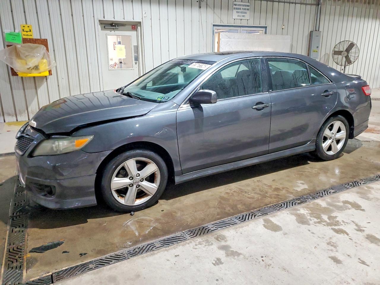 2011 TOYOTA CAMRY