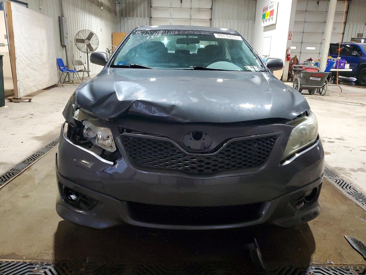 2011 TOYOTA CAMRY BASE photo 5