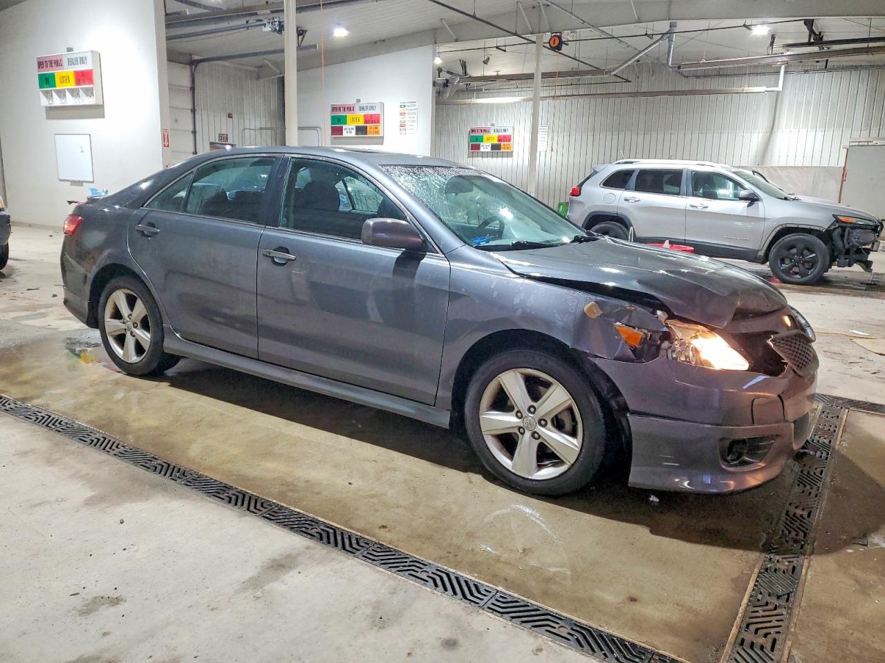2011 TOYOTA CAMRY BASE photo 4