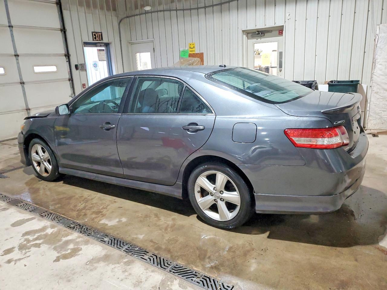 2011 TOYOTA CAMRY BASE photo 2