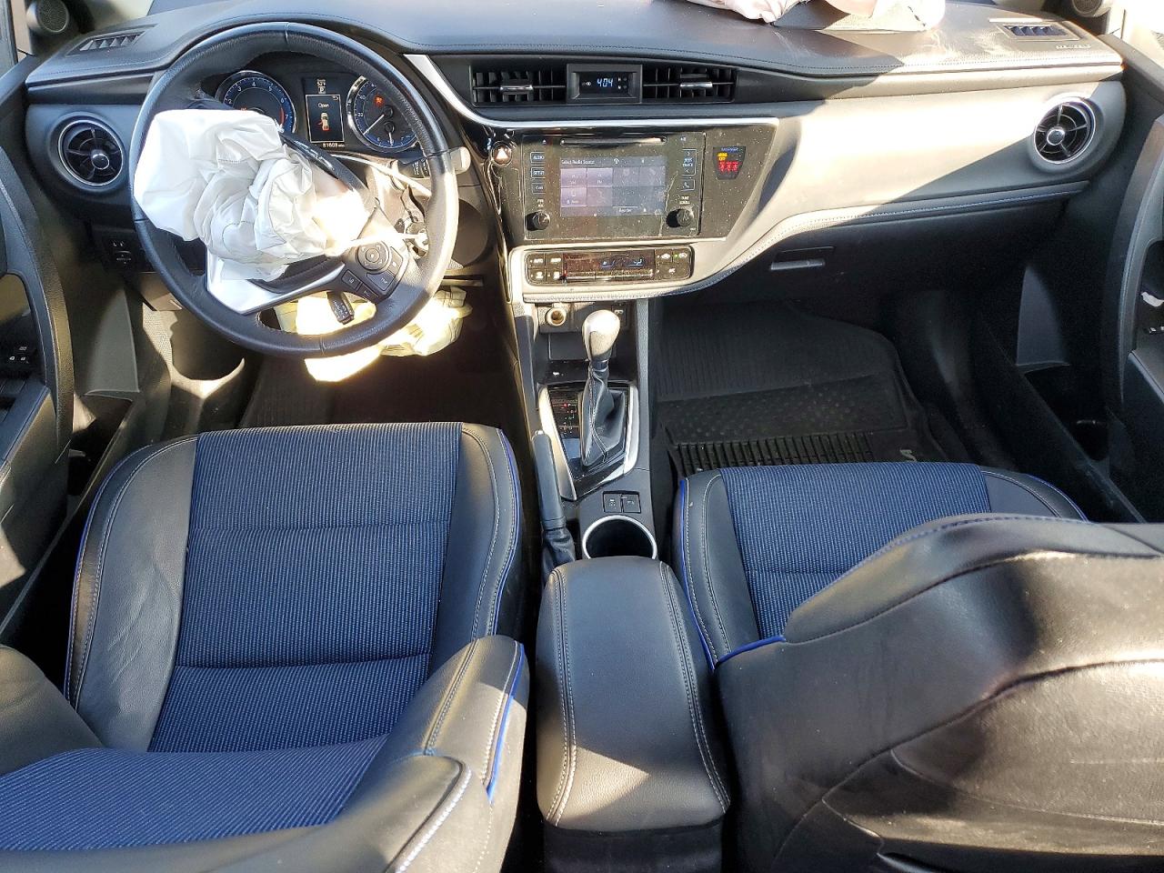 2018 TOYOTA COROLLA L photo 8