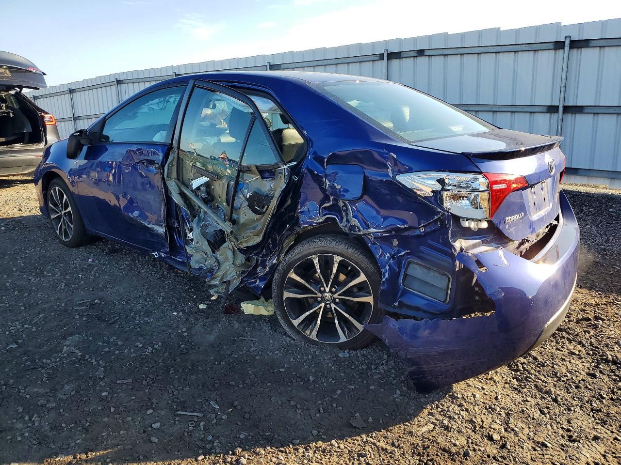 2018 TOYOTA COROLLA L photo 2