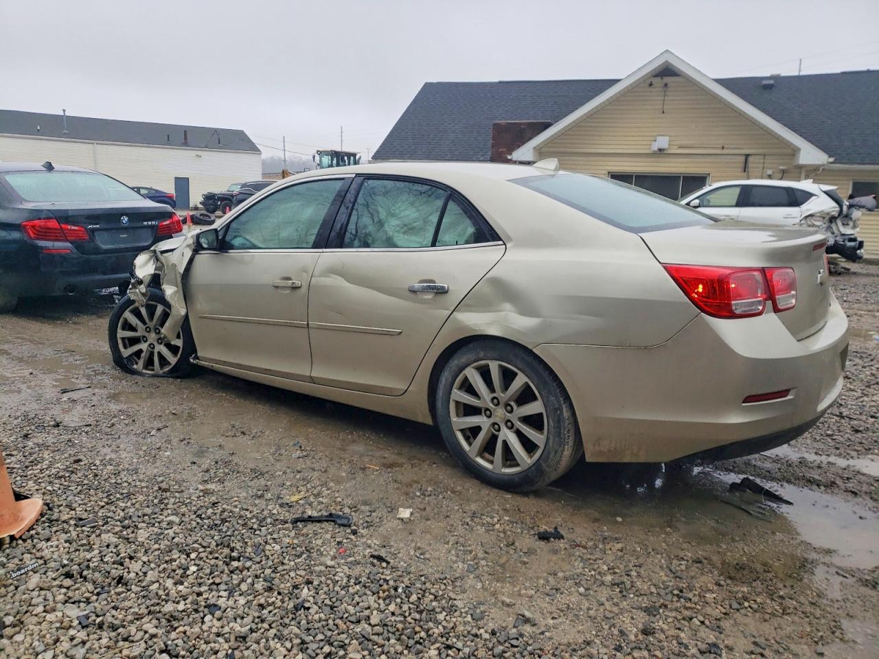 2014 CHEVROLET MALIBU 2LT photo 2