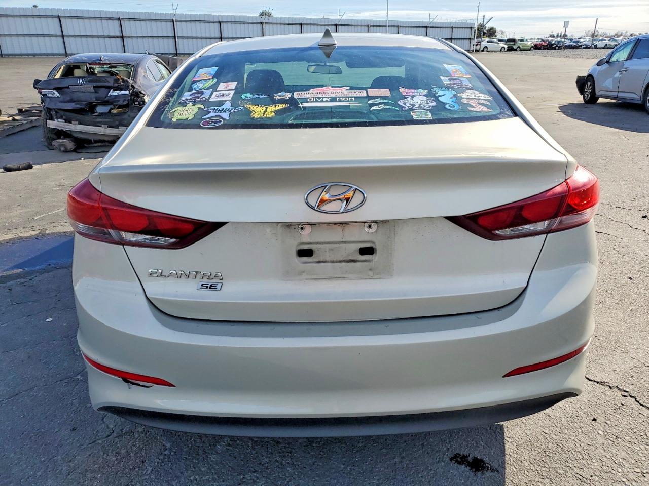 2017 HYUNDAI ELANTRA SE photo 6