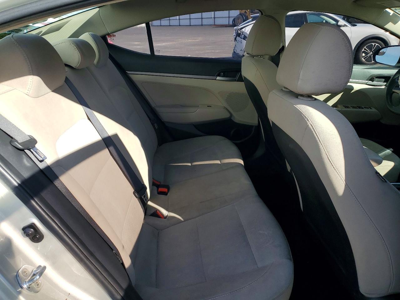 2017 HYUNDAI ELANTRA SE photo 10
