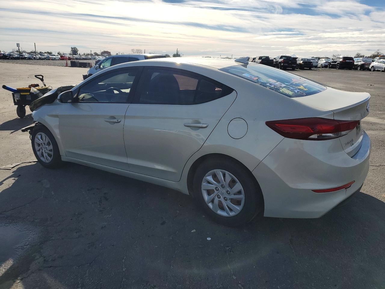 2017 HYUNDAI ELANTRA SE photo 2
