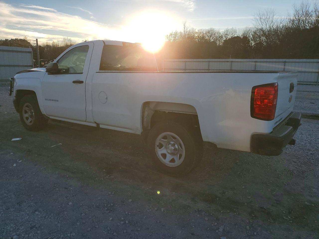 2018 CHEVROLET SILVERADO C1500 photo 2