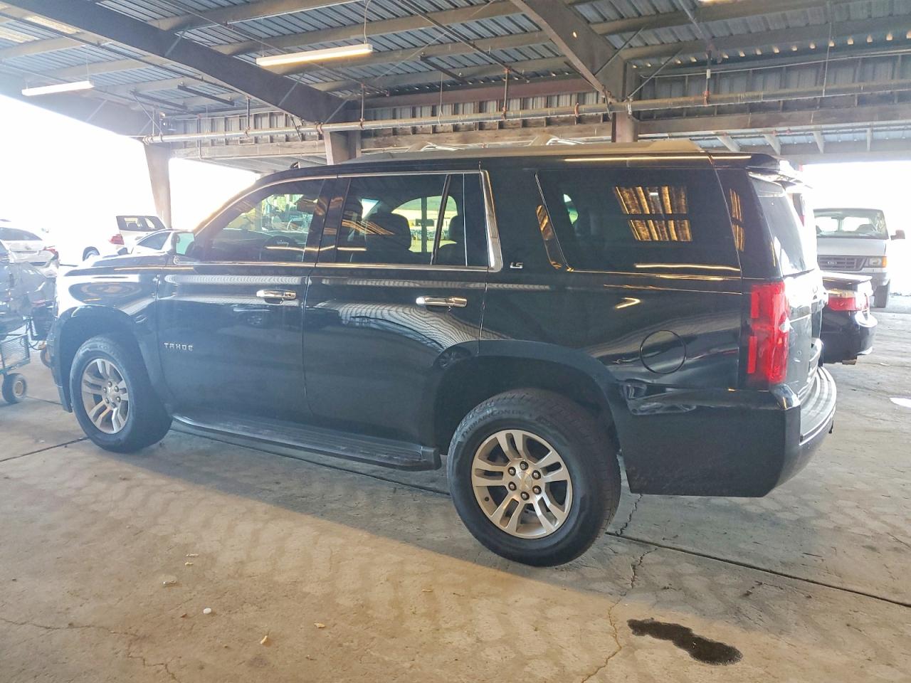 2016 CHEVROLET TAHOE C1500 LS photo 2