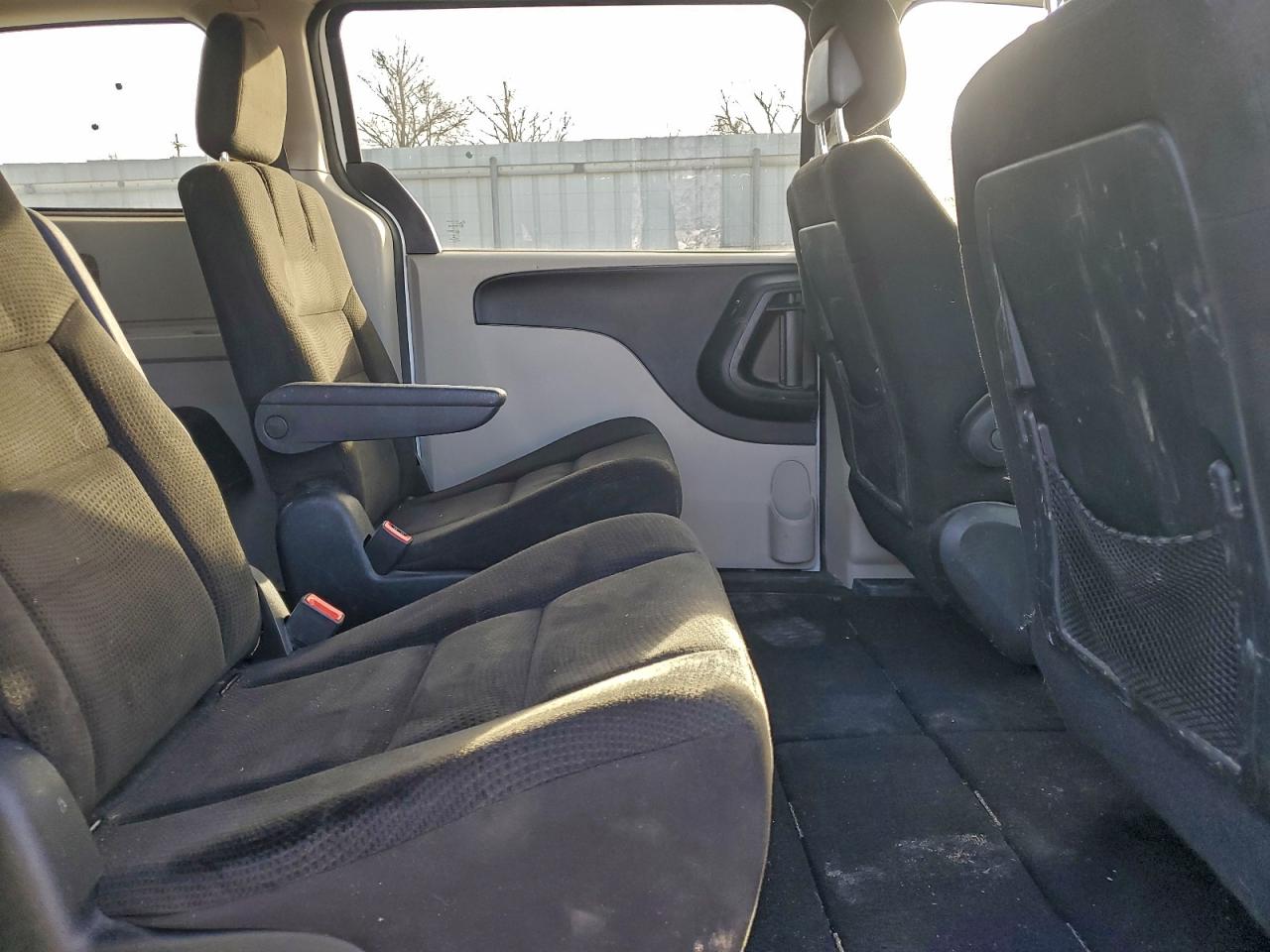 2015 DODGE GRAND CARAVAN SE photo 11