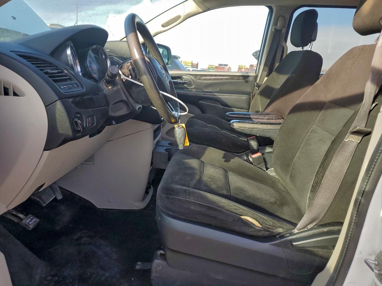 2015 DODGE GRAND CARAVAN SE photo 7