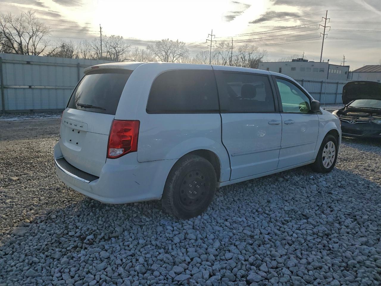 2015 DODGE GRAND CARAVAN SE photo 3