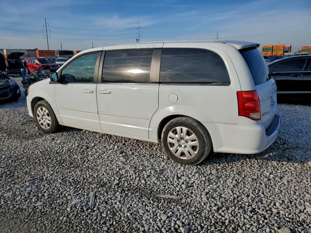 2015 DODGE GRAND CARAVAN SE photo 2