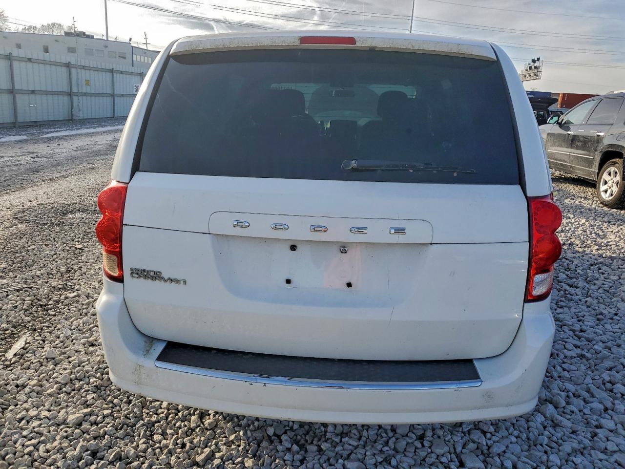 2015 DODGE GRAND CARAVAN SE photo 6