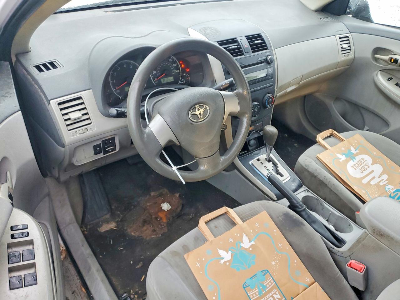 2010 TOYOTA COROLLA BASE photo 8