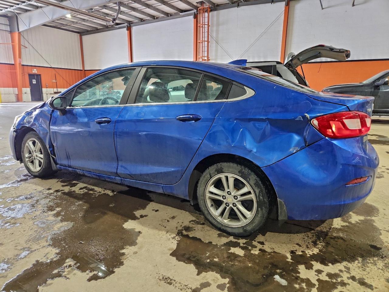 2016 CHEVROLET CRUZE LT photo 2