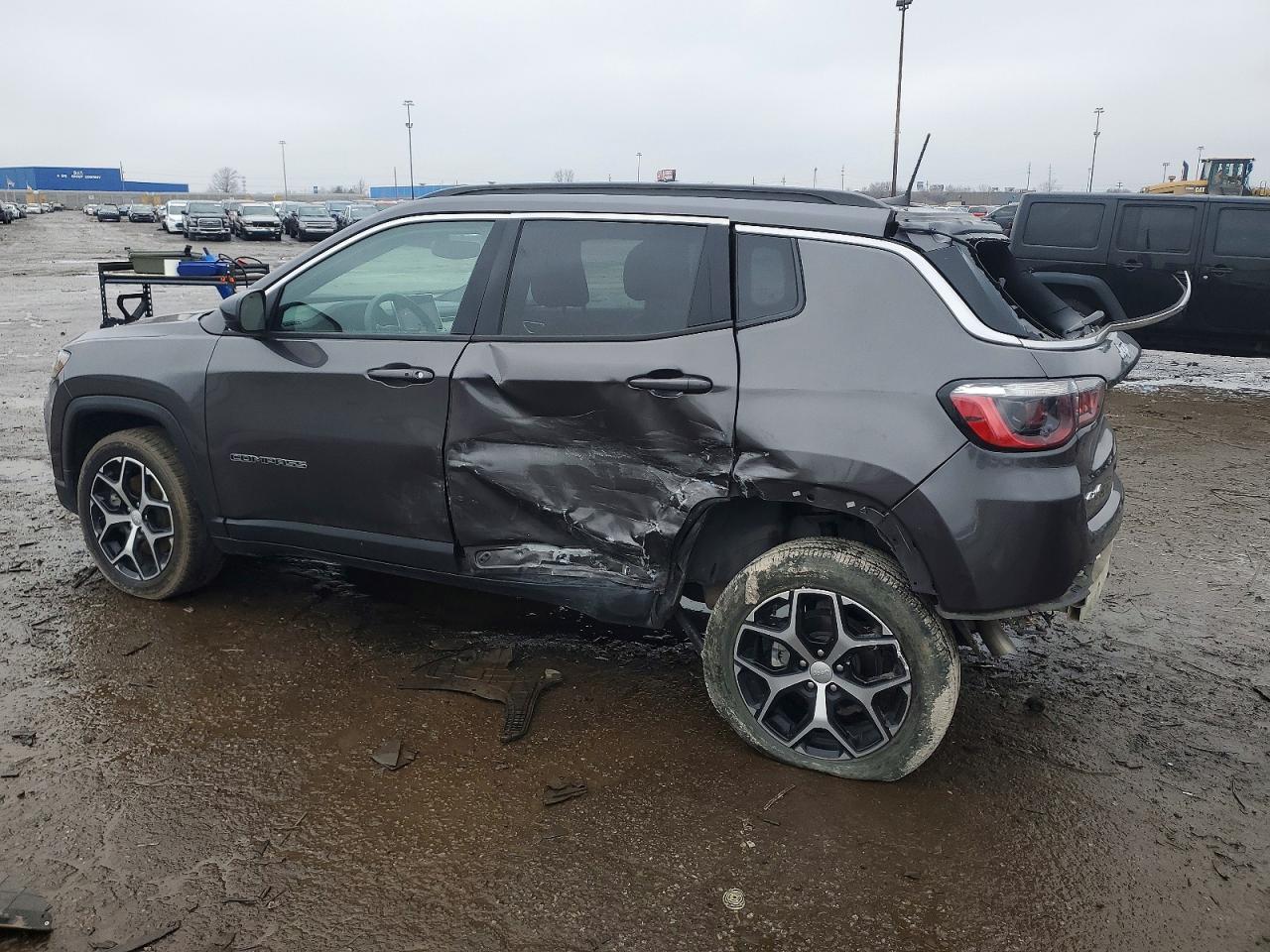 2024 JEEP COMPASS LATITUDE photo 2