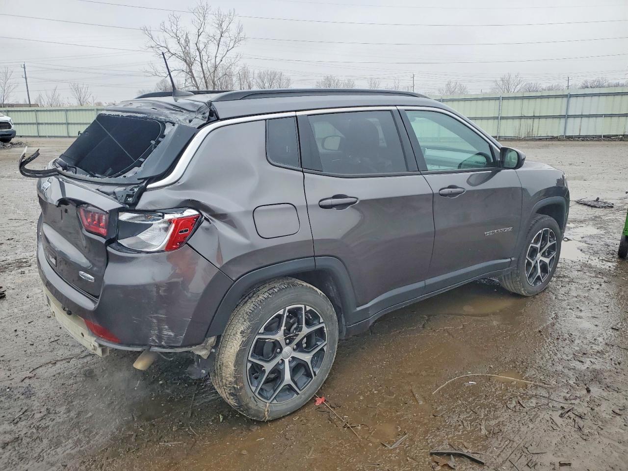 2024 JEEP COMPASS LATITUDE photo 3