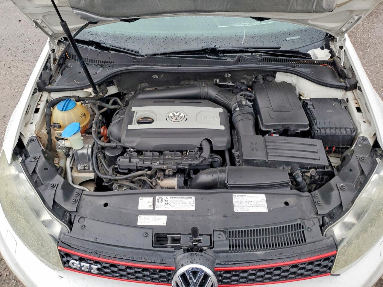 2013 VOLKSWAGEN GTI photo 11