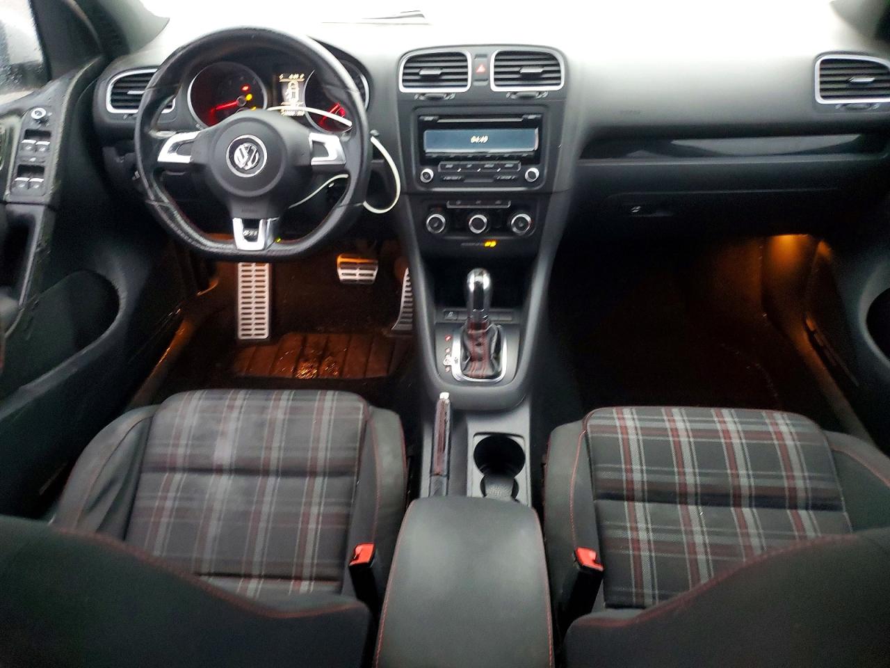 2013 VOLKSWAGEN GTI photo 8
