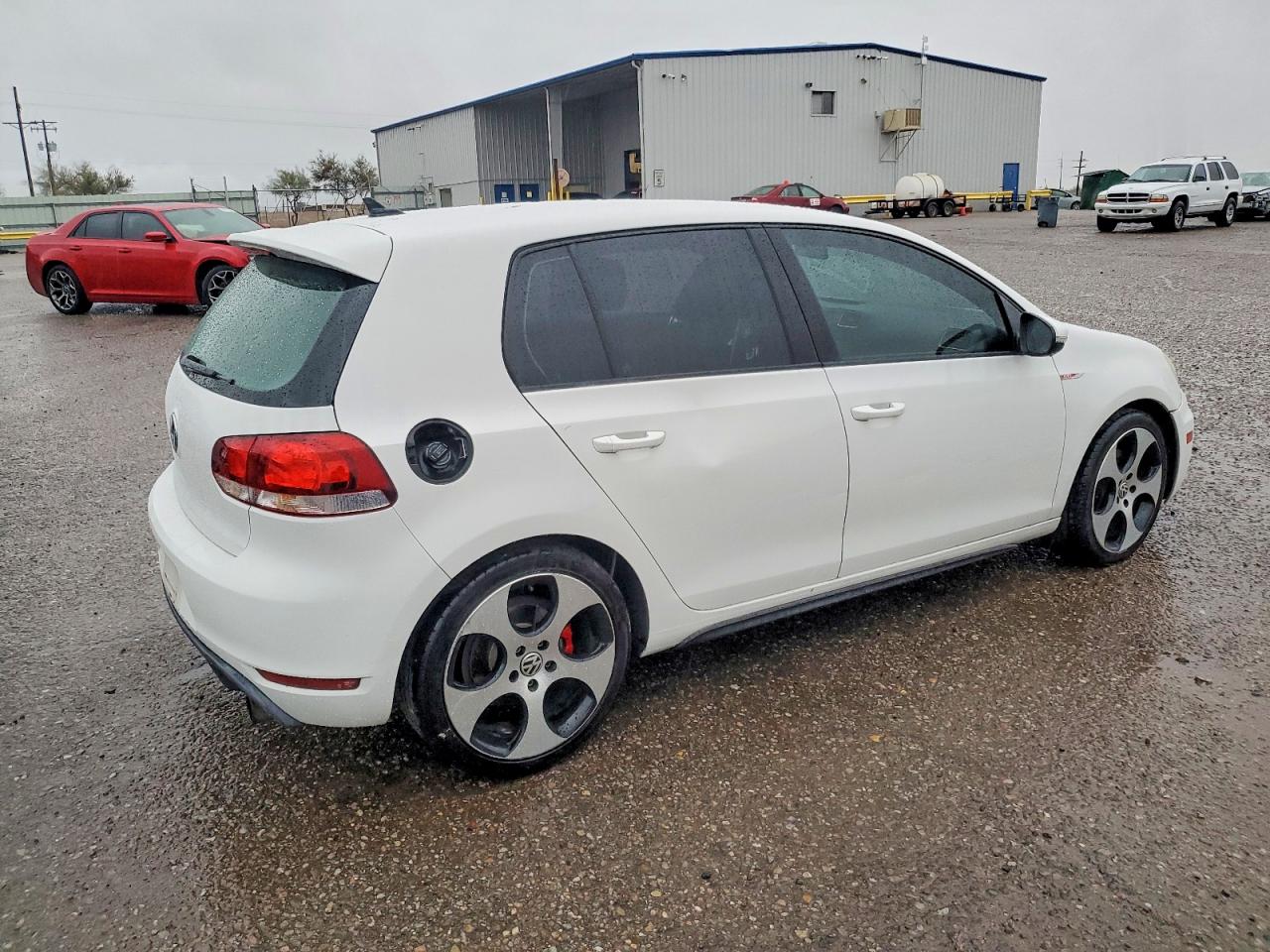 2013 VOLKSWAGEN GTI photo 3
