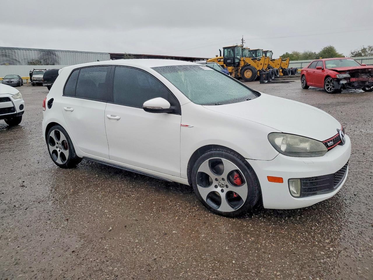 2013 VOLKSWAGEN GTI photo 4