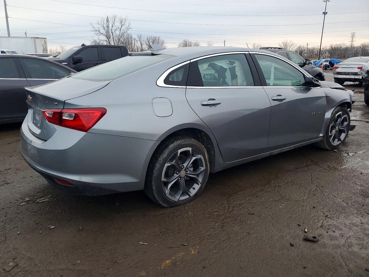 2024 CHEVROLET MALIBU LT photo 3