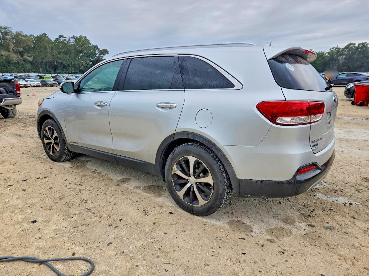 2017 KIA SORENTO EX photo 2