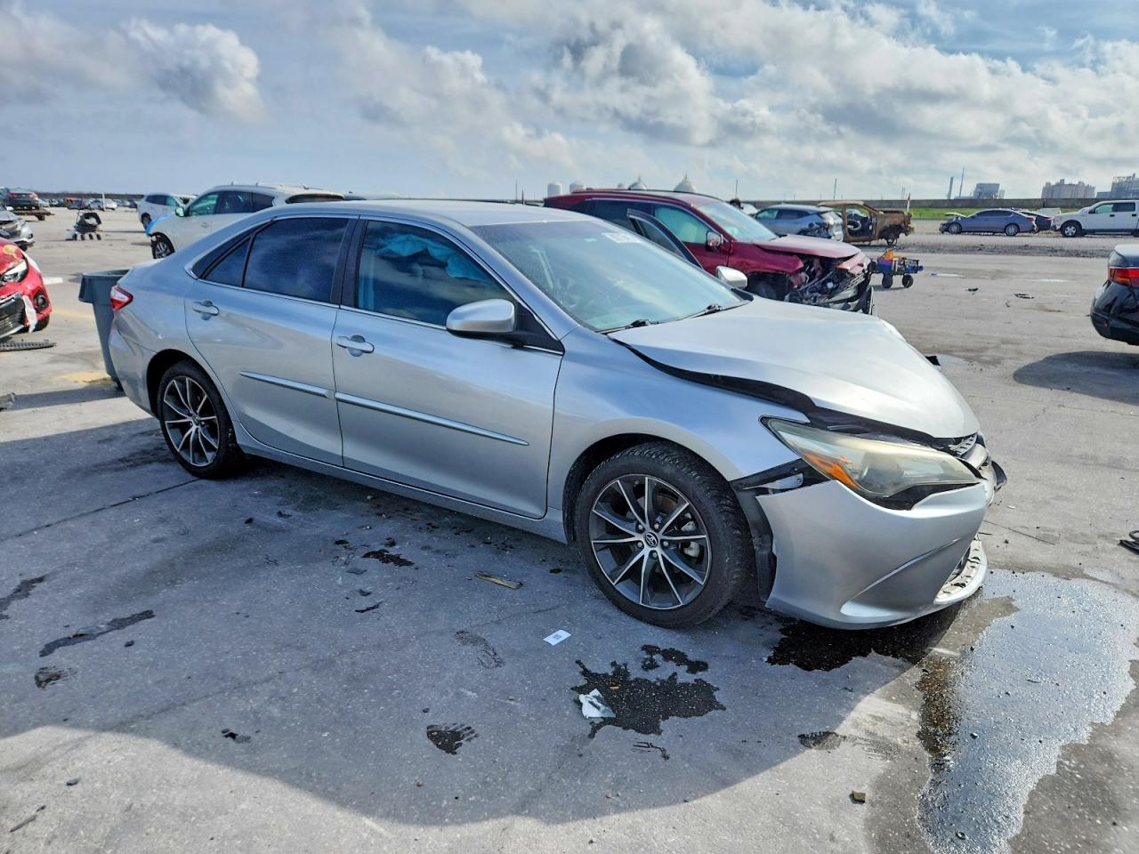 2016 TOYOTA CAMRY photo 4