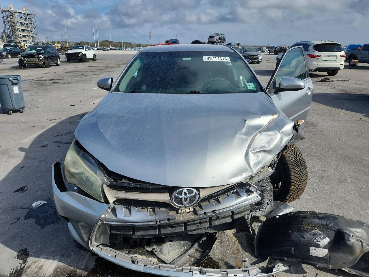 2016 TOYOTA CAMRY photo 5