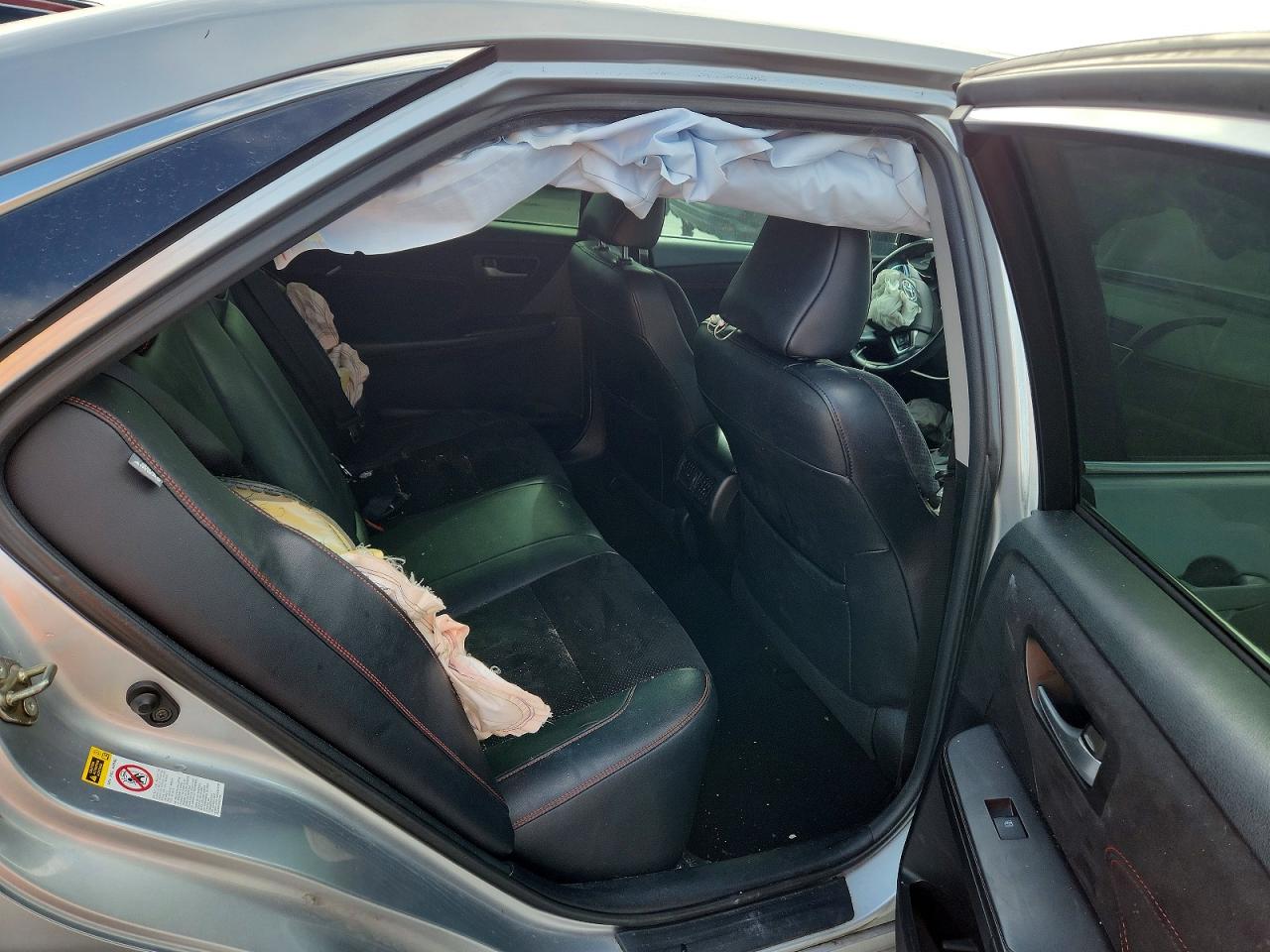 2016 TOYOTA CAMRY photo 10