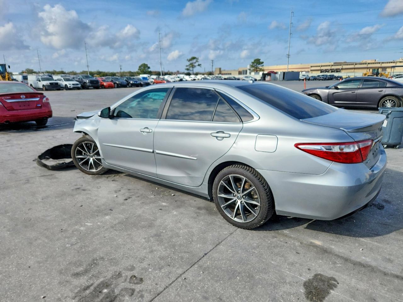 2016 TOYOTA CAMRY photo 2