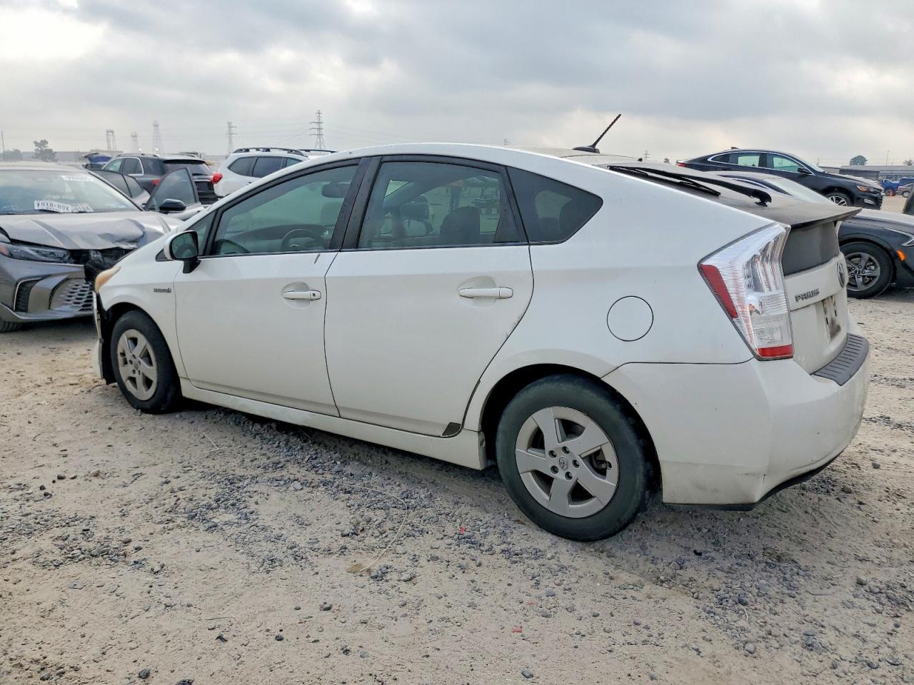 2010 TOYOTA PRIUS photo 2