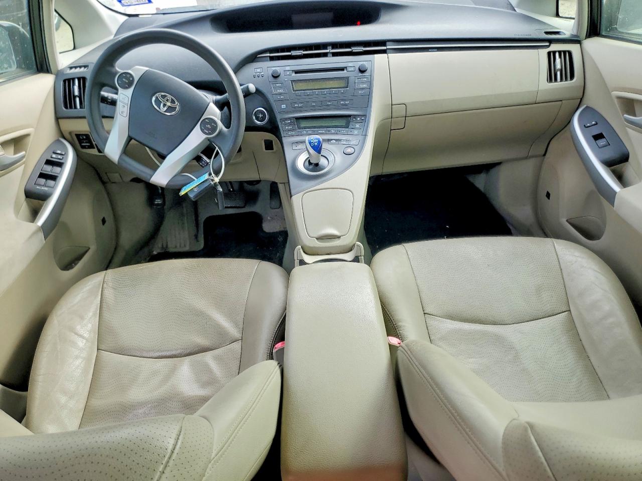 2010 TOYOTA PRIUS photo 8