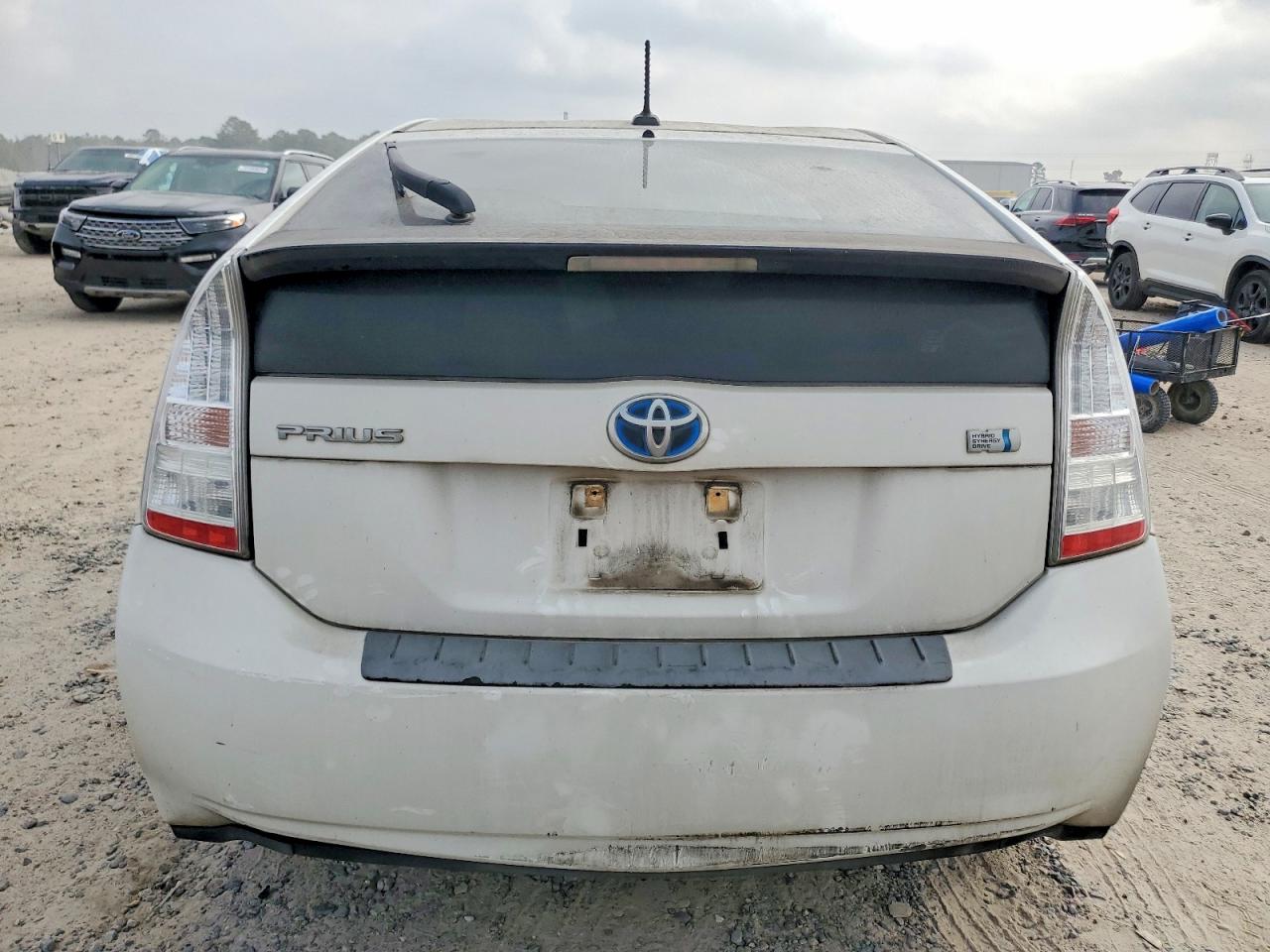 2010 TOYOTA PRIUS photo 6