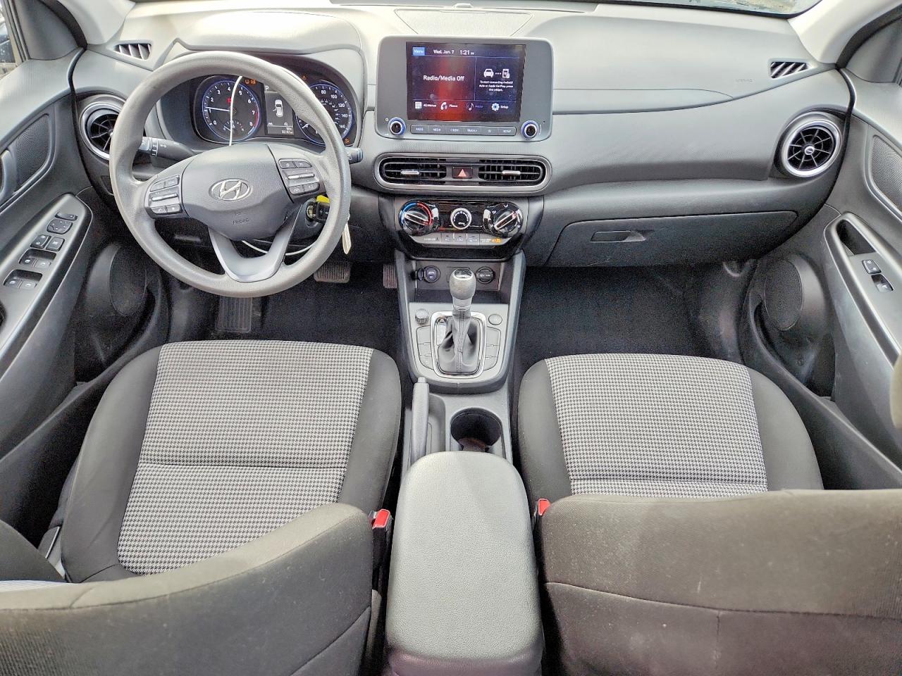 2022 HYUNDAI KONA SE photo 8