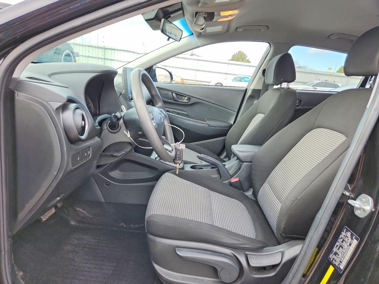 2022 HYUNDAI KONA SE photo 7