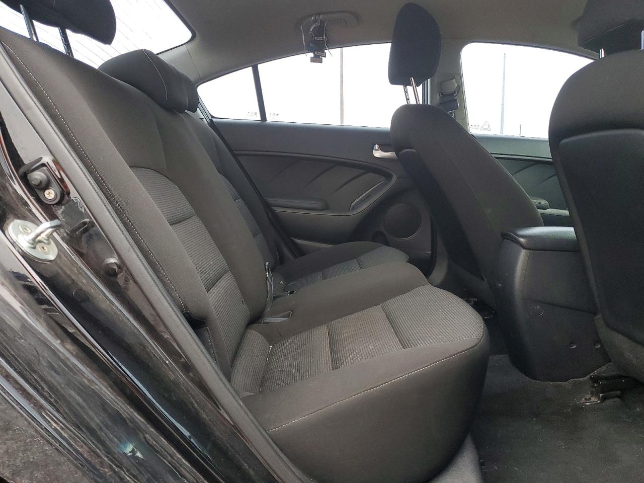 2017 KIA FORTE LX photo 10